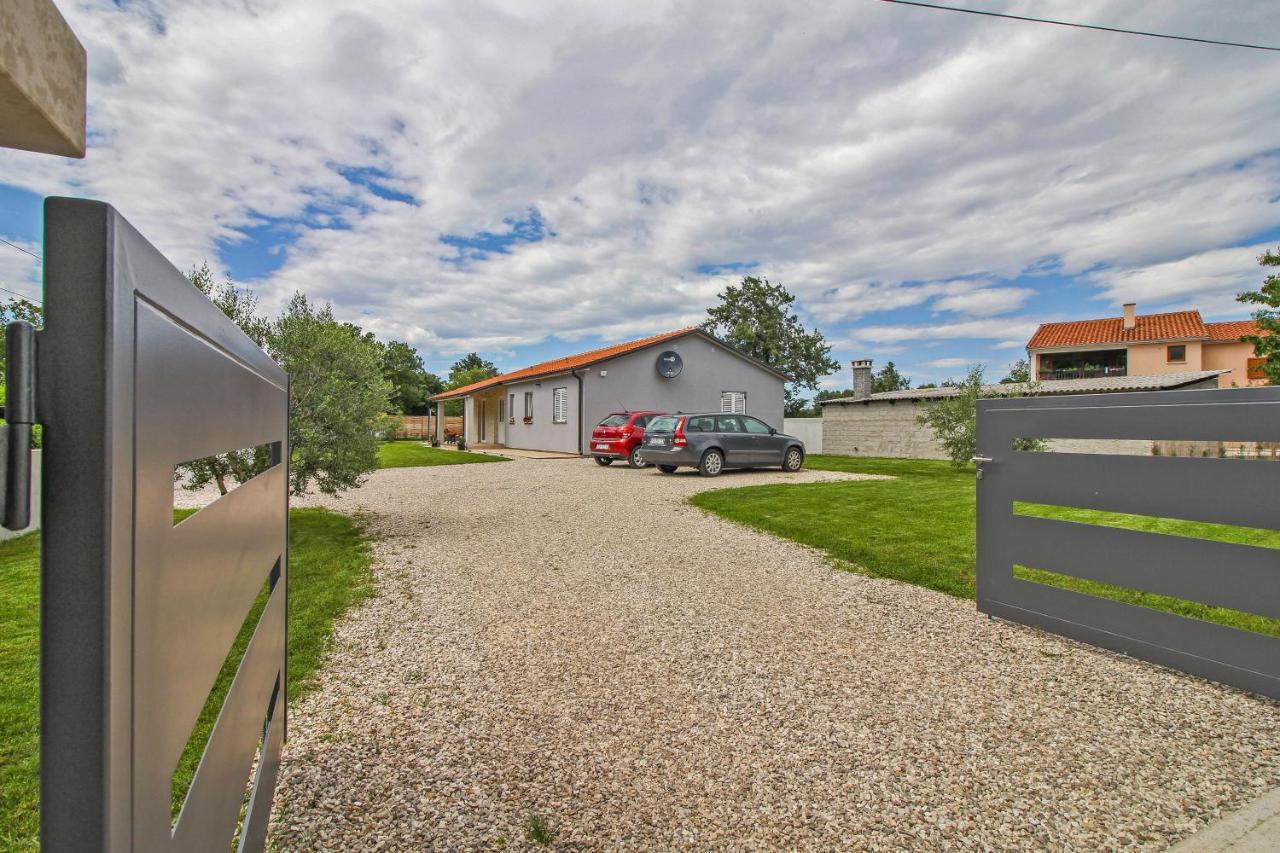 Natascha In Pamici - Haus Fuer 6 Personen Villa Žminj Eksteriør billede